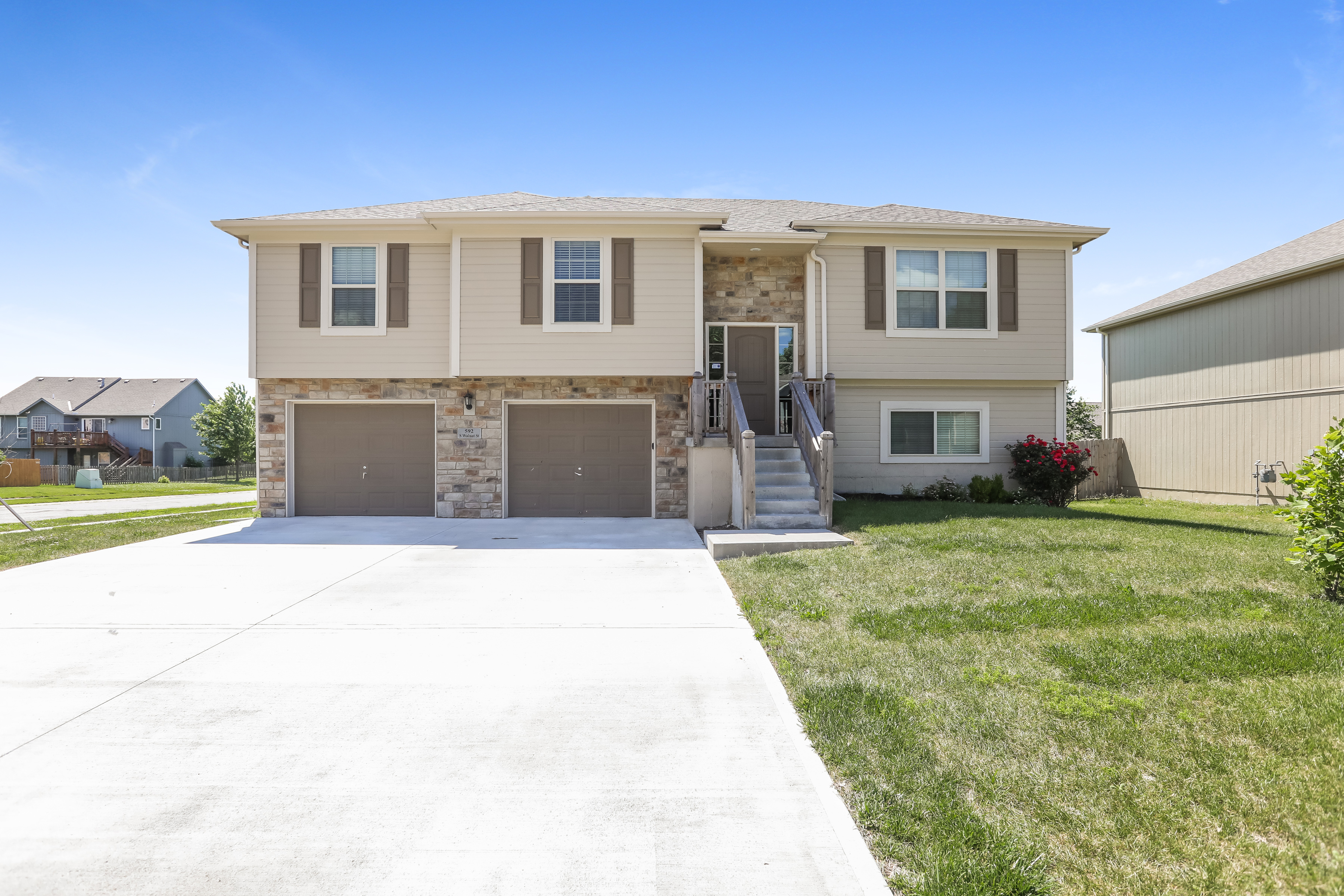 592 S Walnut St Gardner, KS 66030